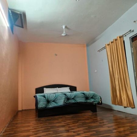 Shri Niwas Homestay Ayodhya Exteriör bild