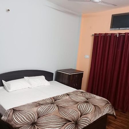 Shri Niwas Homestay Ayodhya Exteriör bild