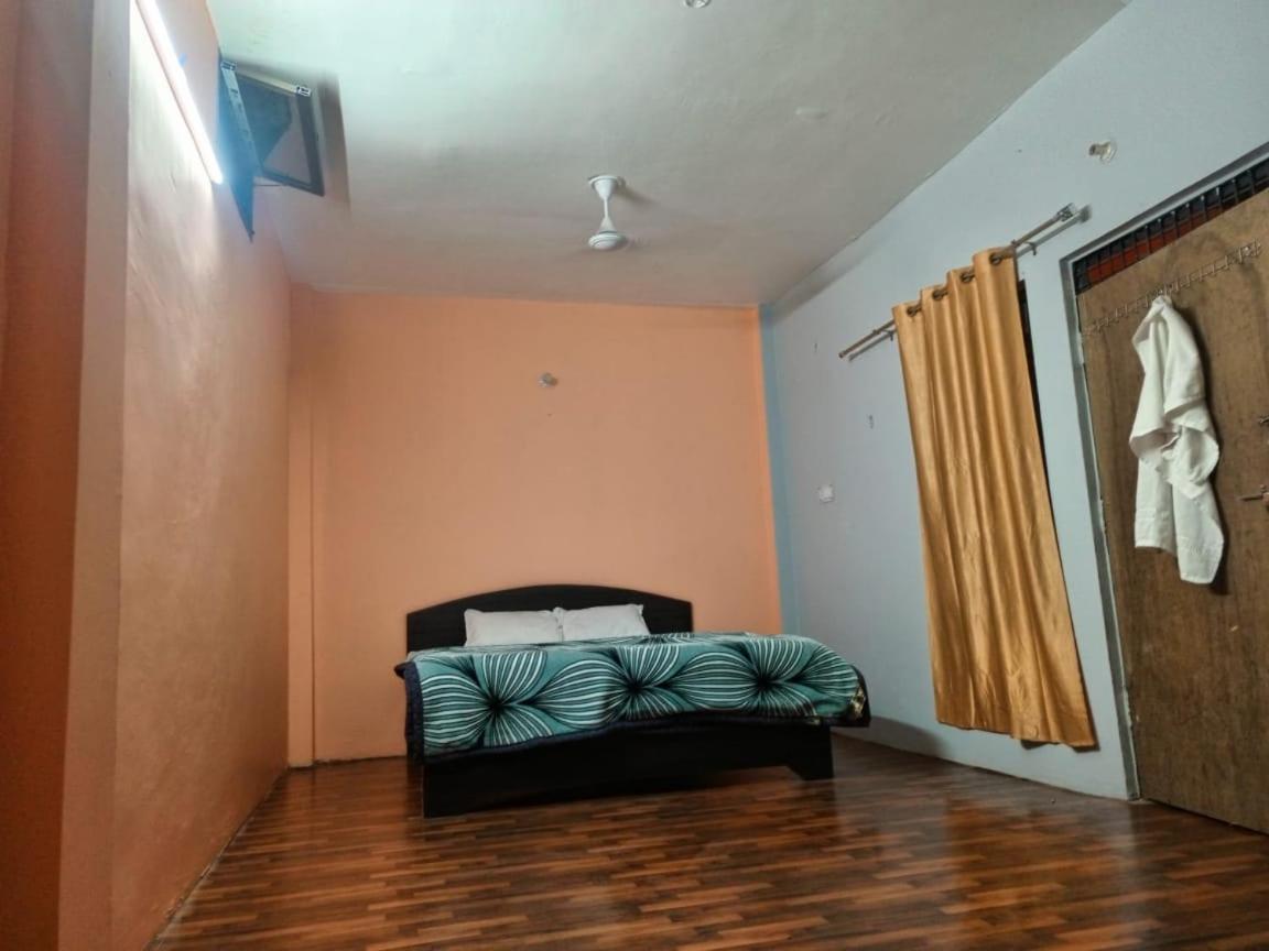 Shri Niwas Homestay Ayodhya Exteriör bild