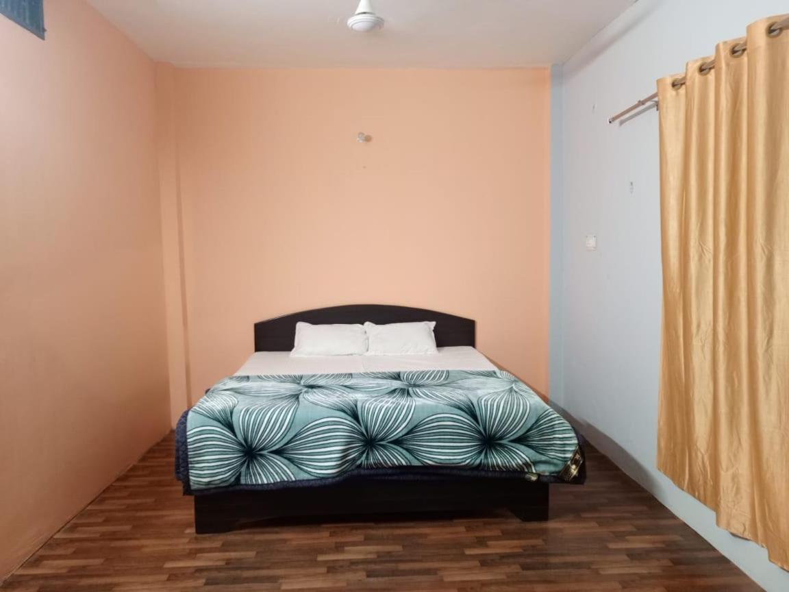Shri Niwas Homestay Ayodhya Exteriör bild