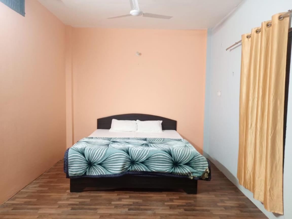 Shri Niwas Homestay Ayodhya Exteriör bild